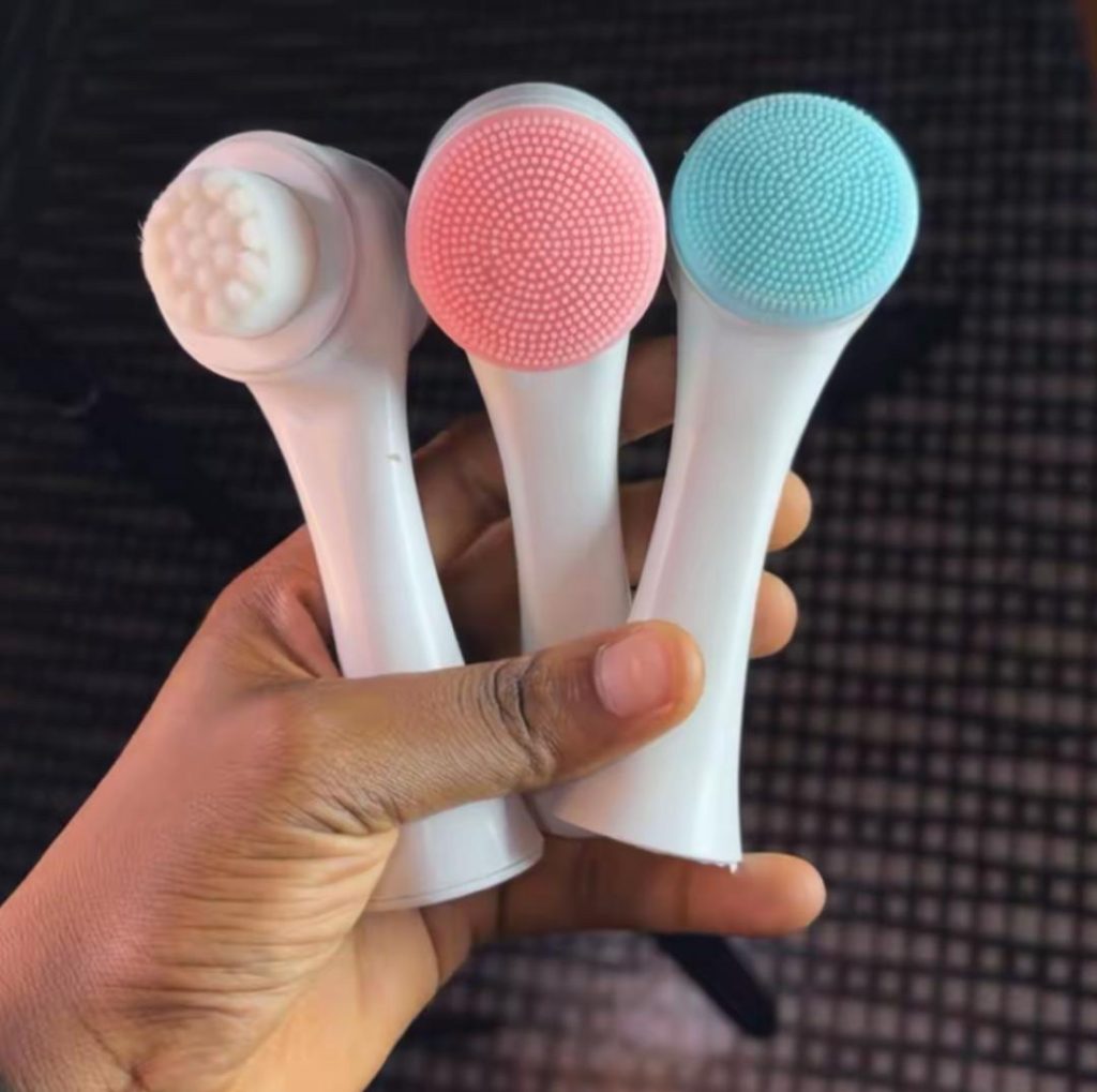 Facial brush